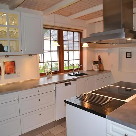 Five-bedroom Holiday In * Nørre Nebel