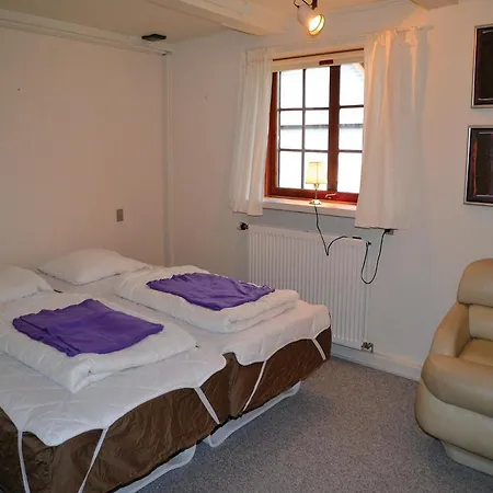 Five-bedroom Holiday In Vakantiehuis